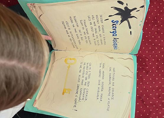 Grafika 36: Zajęcia czytelnicze dla pierwszaków i uroczyste pasowanie na czytelnika Biblioteki Szkolnej w Wicku