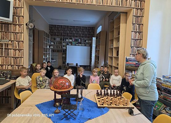 Grafika 46: Zajęcia czytelnicze dla pierwszaków i uroczyste pasowanie na czytelnika Biblioteki Szkolnej w Wicku