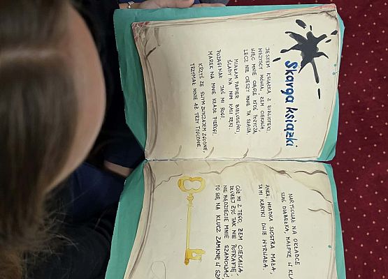 Grafika 61: Zajęcia czytelnicze dla pierwszaków i uroczyste pasowanie na czytelnika Biblioteki Szkolnej w Wicku